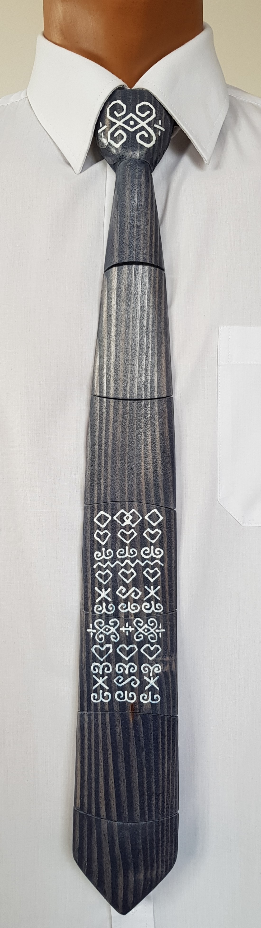 Drevená kravata 018