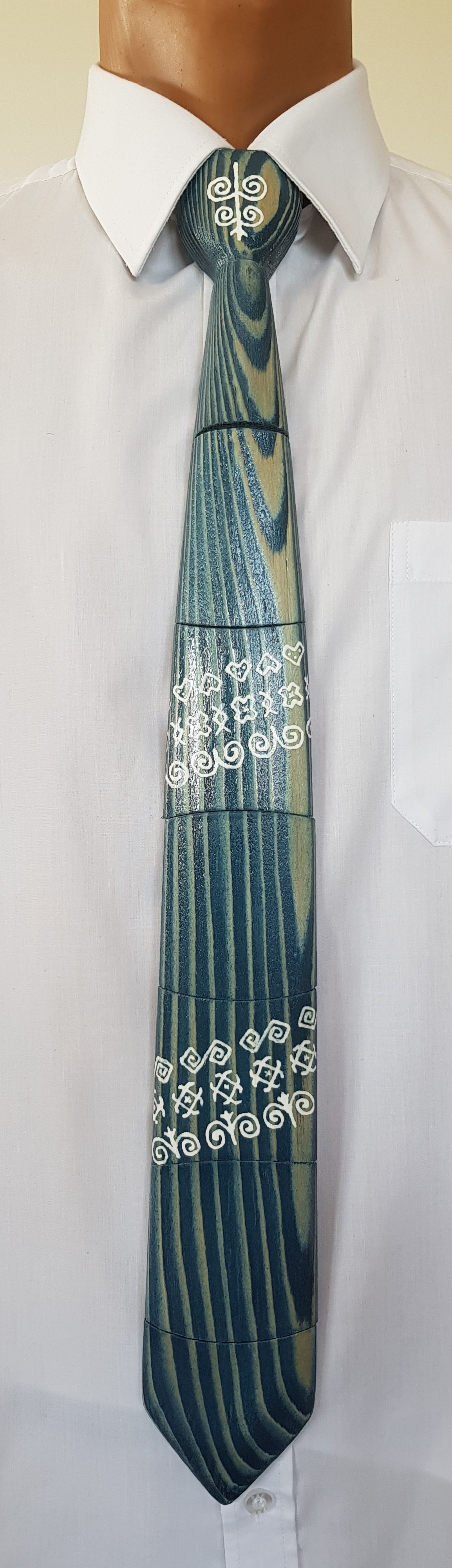 Drevená kravata 022